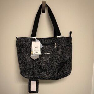 Baggallini Avenue Tote Bag for Travel Midnight Blossom Print